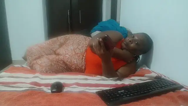 Lucia-boobs online show from 04-07-26, 05:02