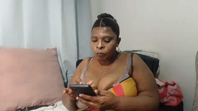 Lucia-boobs online show from 08-06-26, 05:37