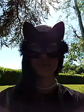 Snapshot of SilentScreamsVan- chatting on 04-30-26, 12:22 SilentScreamsVan- online show from 04-30-26, 12:22