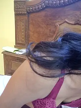 Curvy Amyra online show from 05-07-26, 05:46