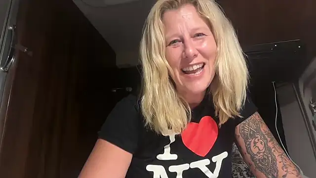 lillysworld online show from 05-21-26, 03:57