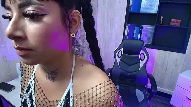 Snapshot of brithny_bratz_ chatting on 03-24-26, 07:57 brithny bratz online show from 03-24-26, 07:57