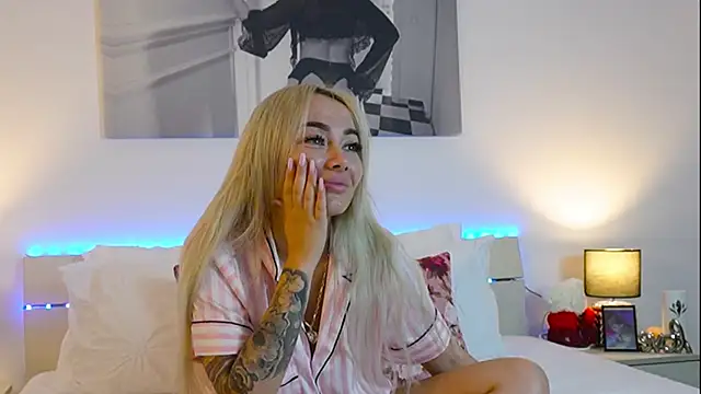Snapshot of FrancescaGrayy chatting on 07-08-26, 04:44 FrancescaGrayy online show from 07-08-26, 04:44