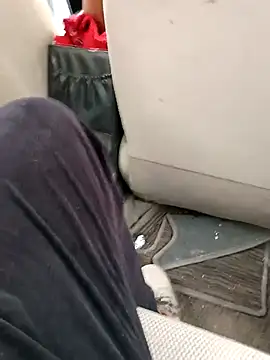 Snapshot of oneeyedwonder96 chatting on 04-09-26, 04:23 oneeyedwonder96 online show from 04-09-26, 04:23