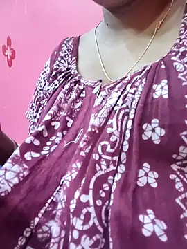 Snapshot of itz-priya chatting on 04-14-26, 10:16 itz-priya online show from 04-14-26, 10:16