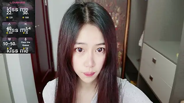 Snapshot of Hannah-baby chatting on 03-27-26, 07:36 Hannah-baby online show from 03-27-26, 07:36