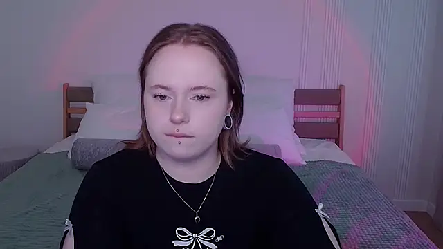 SelenaLily online show from 03-25-26, 01:06