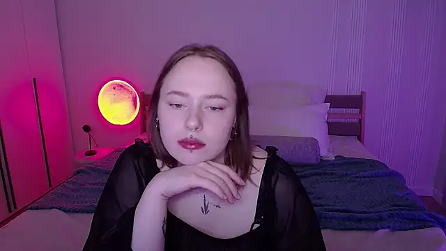 SelenaLily online show from 04-17-26, 05:16