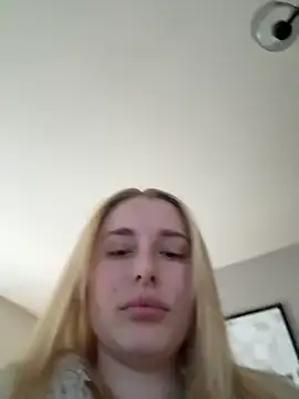 Snapshot of EloiseeUKK chatting on 03-25-26, 07:14 EloiseeUKK online show from 03-25-26, 07:14