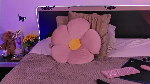 AmelieReeaa online show from 04-18-26, 07:58