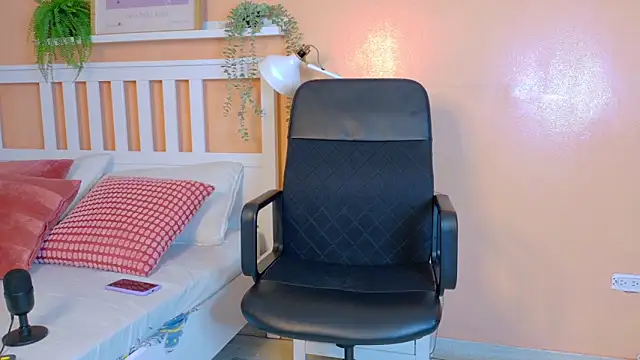 MeganEvanss   online show from 04-07-26, 07:47