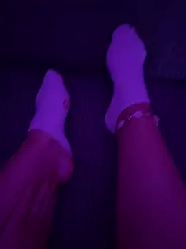 LilouPieds online show from 06-20-26, 08:33