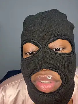 xxxchocolatepussy online show from 07-18-26, 11:41