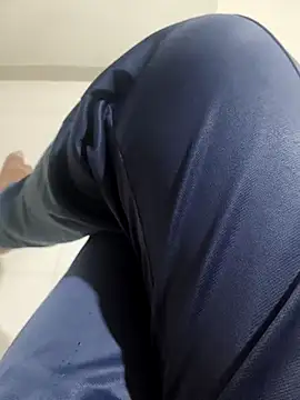 B S0051 online show from 04-24-26, 03:03