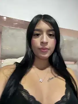 Snapshot of Hannaa_blondee chatting on 05-22-26, 01:13 Hannaa blondee online show from 05-22-26, 01:13