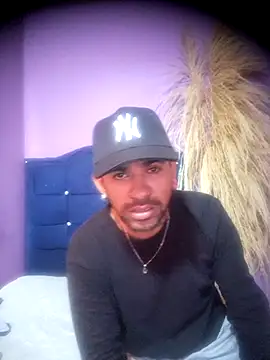 AronZuluaga online show from 03-24-26, 08:47