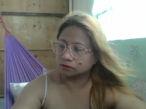 Snapshot of PinayChristine chatting on 05-17-26, 02:20 PinayChristine online show from 05-17-26, 02:20