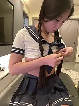 xiaoxiong168 online show from 05-17-26, 04:36