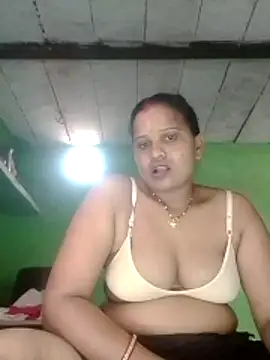 Shivani09900 online show from 06-16-26, 08:39