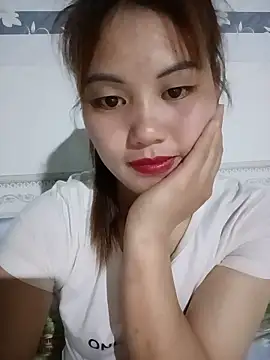 Snapshot of meg_06 chatting on 05-15-26, 03:30 meg 06 online show from 05-15-26, 03:30