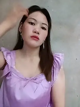 Snapshot of meg_06 chatting on 06-08-26, 07:53 meg 06 online show from 06-08-26, 07:53