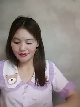 Snapshot of meg_06 chatting on 06-09-26, 02:39 meg 06 online show from 06-09-26, 02:39