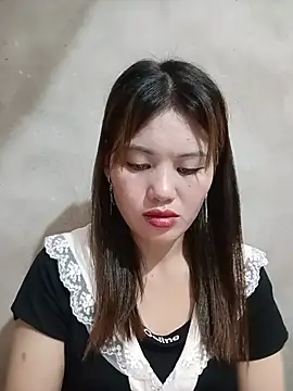 Snapshot of meg_06 chatting on 06-14-26, 02:24 meg 06 online show from 06-14-26, 02:24