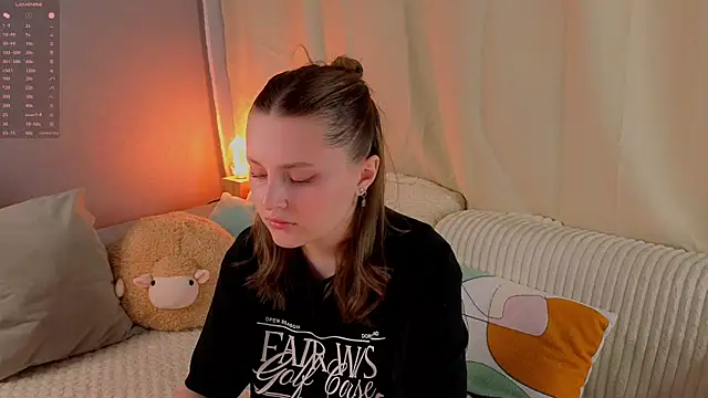 Snapshot of LorriMonz chatting on 06-12-26, 01:48 LorriMonz online show from 06-12-26, 01:48