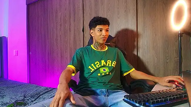 Snapshot of im_Usuga chatting on 03-26-26, 05:35 im Usuga online show from 03-26-26, 05:35