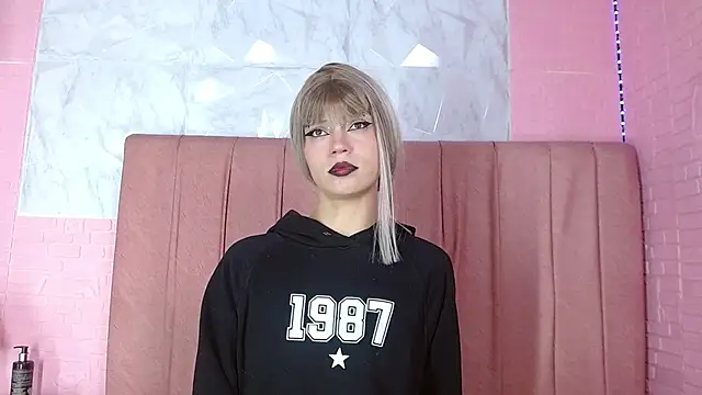 Snapshot of maia_grace chatting on 03-25-26, 07:25 maia grace online show from 03-25-26, 07:25