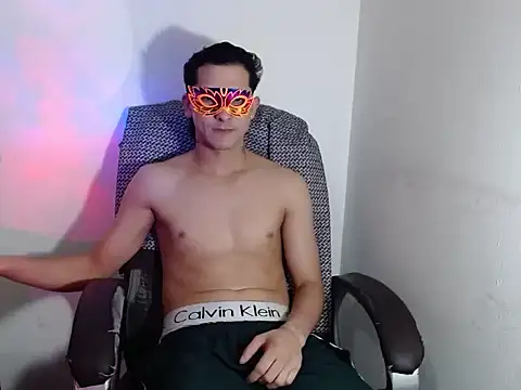 SexyboyHot2000 online show from 05-18-26, 03:02