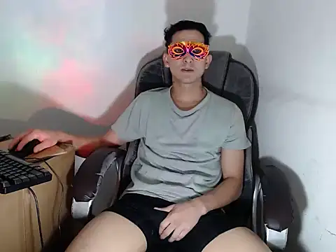SexyboyHot2000 online show from 05-24-26, 12:04