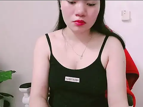 Snapshot of Suhynxx chatting on 04-12-26, 10:04 Suhynxx online show from 04-12-26, 10:04