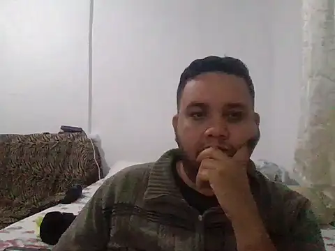 Snapshot of T_Santana chatting on 06-16-26, 04:37 T Santana online show from 06-16-26, 04:37