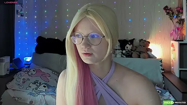 JulietFisher online show from 06-18-26, 04:57