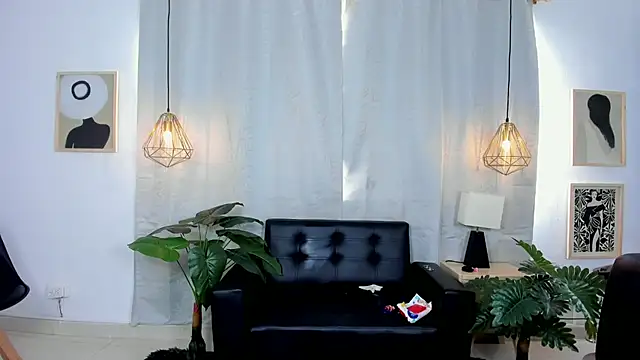 NahomiWhitte online show from 04-24-26, 12:29