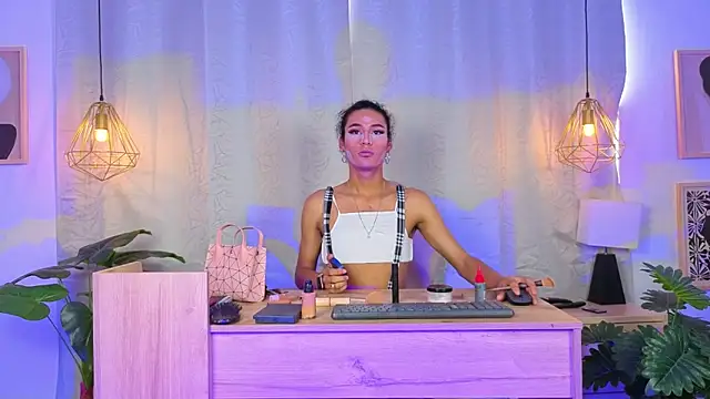 NahomiWhitte online show from 04-28-26, 12:43