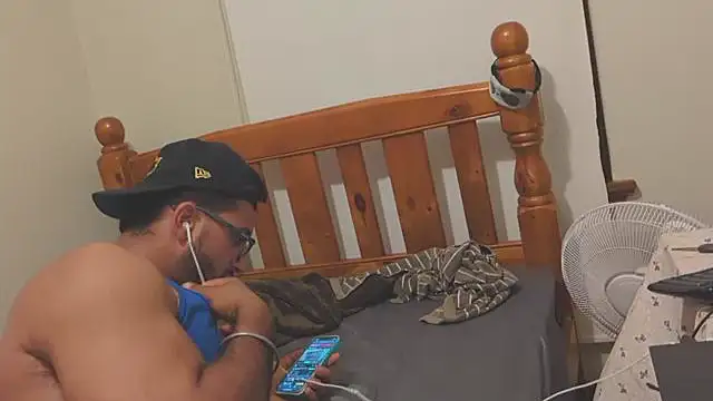 Snapshot of robin103666 chatting on 03-26-26, 11:05 robin103666 online show from 03-26-26, 11:05