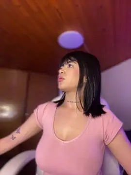Violetaa pink18 online show from 04-15-26, 01:51