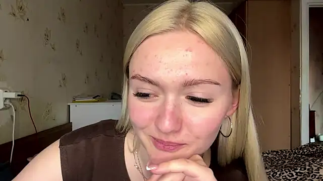 Sophia Blonde online show from 04-14-26, 02:56