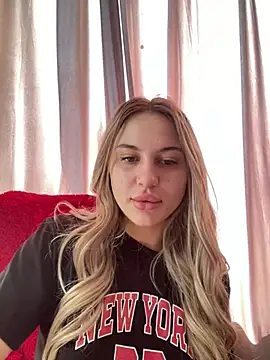 Snapshot of ScarlettMussee chatting on 04-05-26, 02:03 ScarlettMussee online show from 04-05-26, 02:03