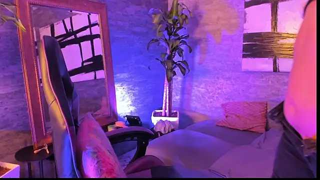 Snapshot of _catalella chatting on 03-25-26, 05:30 catalella online show from 03-25-26, 05:30