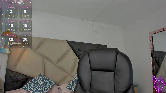 AfroditaVega  online show from 06-17-26, 06:42