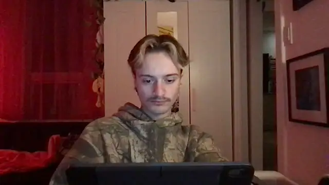 TwinkGaymer online show from 03-26-26, 01:01