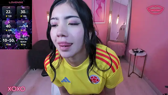 Soffi x x  online show from 06-18-26, 09:14