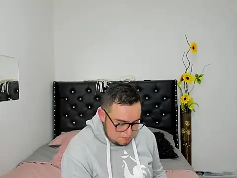 Xavier Blaze online show from 03-25-26, 08:37