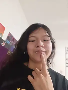 Snapshot of Ninffa_sweet21 chatting on 06-19-26, 03:33 Ninffa sweet21 online show from 06-19-26, 03:33