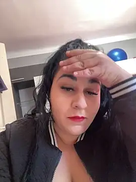 Szandra26 online show from 05-18-26, 03:51
