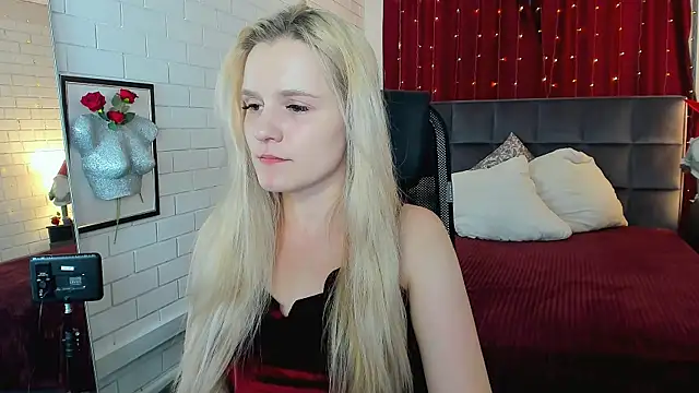 Snapshot of SherriButlers chatting on 07-15-26, 05:12 SherriButlers online show from 07-15-26, 05:12