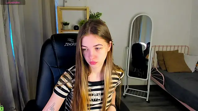 Miss Shanel online show from 04-19-26, 01:16